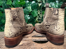 Afbeelding in Gallery-weergave laden, supergave vintage boots  python leer van Sendra maat 44