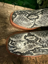 Afbeelding in Gallery-weergave laden, Nieuwe geweldig mooie vintage python laarzen Sendra maat 39