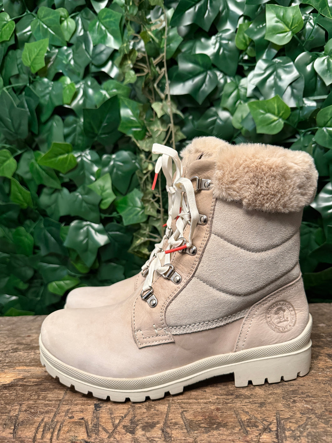 Nieuwe gevoerde boots van Panama Jack maat 39