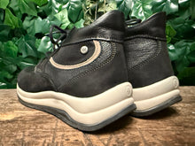 Afbeelding in Gallery-weergave laden, bijna Nieuwe sneakers van wolky maat 39