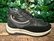 Afbeelding in Gallery-weergave laden, bijna Nieuwe sneakers van wolky maat 39