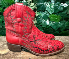 Afbeelding in Gallery-weergave laden, zo goed als nieuw mooie python laarzen Sendra maat 38