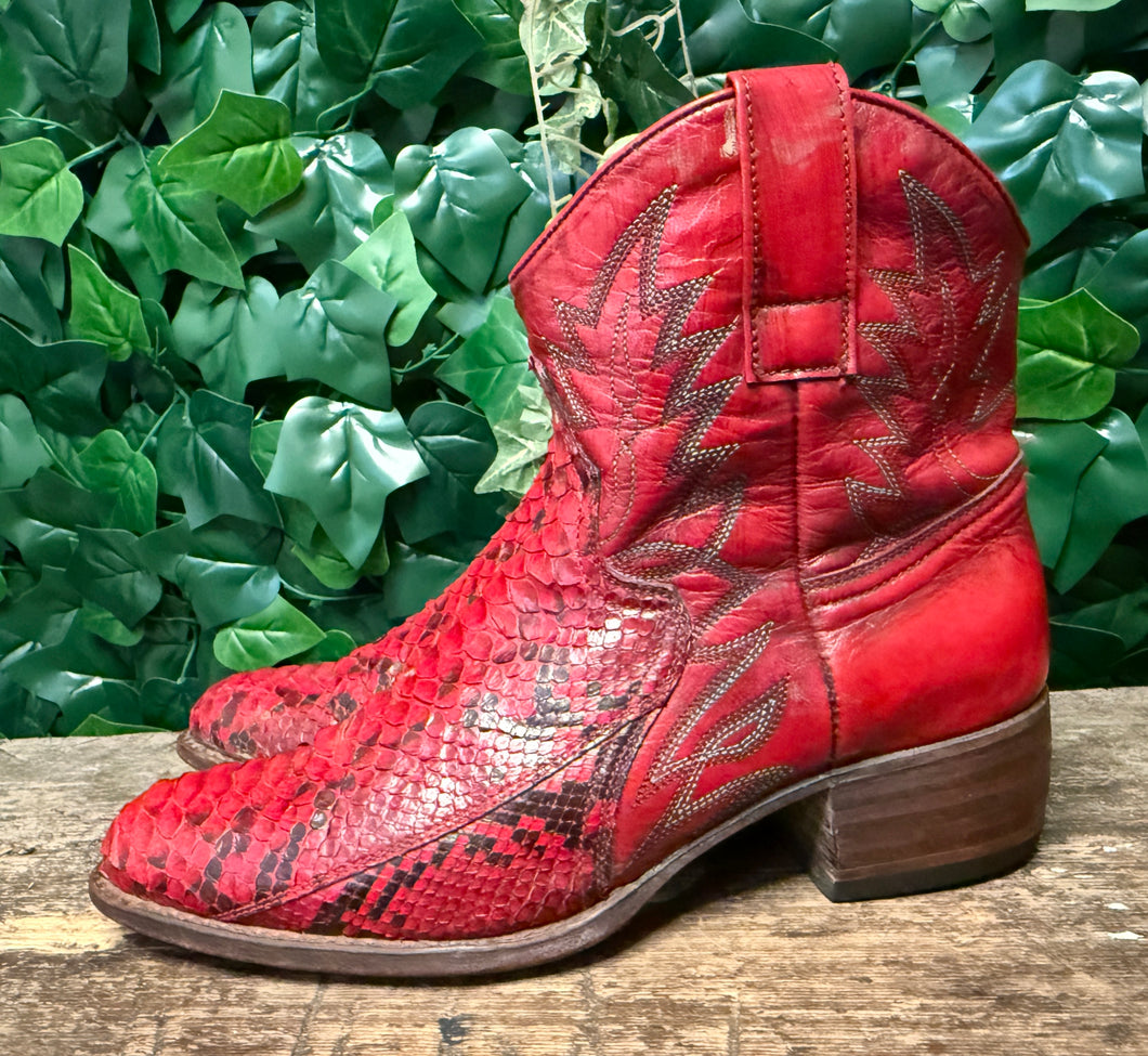 zo goed als nieuw mooie python laarzen Sendra maat 38