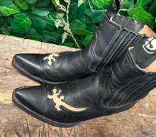 Afbeelding in Gallery-weergave laden, zo goed als nieuw mooie laarzen van Sendra maat 37