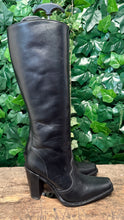 Afbeelding in Gallery-weergave laden, super sexy hoge laarzen van sendra maat 39