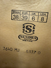 Afbeelding in Gallery-weergave laden, super sexy hoge laarzen van sendra maat 39