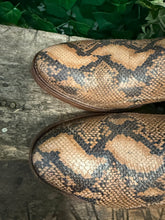 Afbeelding in Gallery-weergave laden, gewoon Nieuwe python leren laars van Sendra maat 46