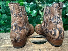 Afbeelding in Gallery-weergave laden, gewoon Nieuwe python leren laars van Sendra maat 46