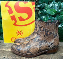 Afbeelding in Gallery-weergave laden, gewoon Nieuwe python leren laars van Sendra maat 46