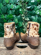 Afbeelding in Gallery-weergave laden, geweldig mooie vintage python laarzen Sendra maat 40