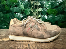 Afbeelding in Gallery-weergave laden, bijna Nieuwe sneakers van wolky maat 39