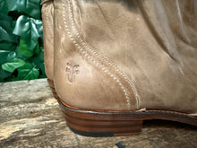 Afbeelding in Gallery-weergave laden, Nieuwe prachtige hoge laarzen van Frye maat 41 (maat 11)