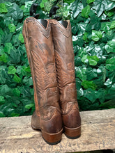 Afbeelding in Gallery-weergave laden, zo goed als nieuw mooie laarzen van Sendra maat 38