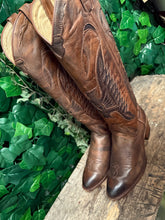 Afbeelding in Gallery-weergave laden, zo goed als nieuw mooie laarzen van Sendra maat 38