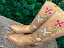 Afbeelding in Gallery-weergave laden, Nieuwe geweldig mooie vintage laarzen van Sendra maat 40