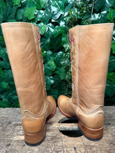 Afbeelding in Gallery-weergave laden, Nieuwe geweldig mooie vintage laarzen van Sendra maat 40