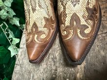 Afbeelding in Gallery-weergave laden, Nieuwe geweldig mooie python laarzen van Sendra maat 40