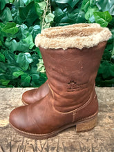 Afbeelding in Gallery-weergave laden, zo goed als nieuw gevoerde laars van Panama Jack maat 38