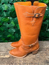 Afbeelding in Gallery-weergave laden, Nieuwe prachtige laarzen van Frye maat 38 (maat 8)