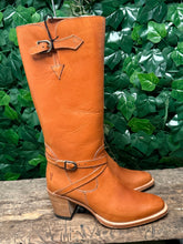 Afbeelding in Gallery-weergave laden, Nieuwe prachtige laarzen van Frye maat 38 (maat 8)