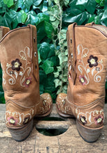 Afbeelding in Gallery-weergave laden, Nieuwe geweldig mooie laarzen van Sendra maat 39