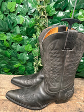Afbeelding in Gallery-weergave laden, Bijna Nieuwe mooie laarzen van Sancho maat 45