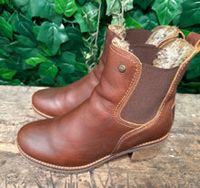 Afbeelding in Gallery-weergave laden, bijna Nieuwe gevoerde laars van Panama Jack maat 39