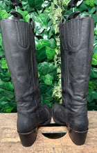 Afbeelding in Gallery-weergave laden, prachtige volledig leren hoge laarzen Sendra maat 39