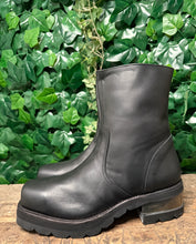 Afbeelding in Gallery-weergave laden, Nieuwe stoere vintage biker boots van Sendra maat 46