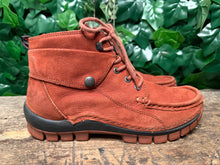 Afbeelding in Gallery-weergave laden, bijna Nieuwe veterschoen van wolky maat 40