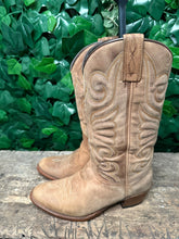 Afbeelding in Gallery-weergave laden, bijna Nieuwe geweldig mooie laarzen van Sendra maat 37