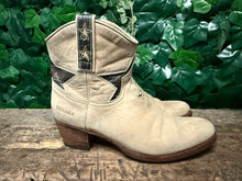 Afbeelding in Gallery-weergave laden, Bijna Nieuwe mooie laarzen van Sendra maat 41