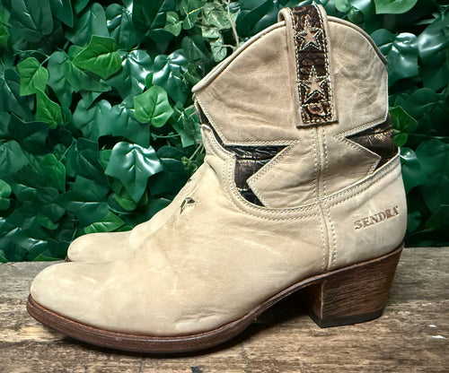 Bijna Nieuwe mooie laarzen van Sendra maat 41