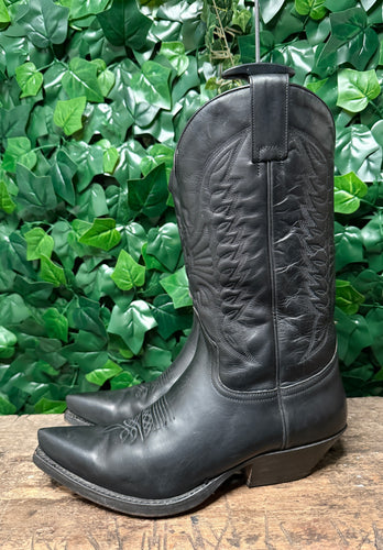 zo goed als nieuw geweldig mooie laarzen van Sendra maat 44