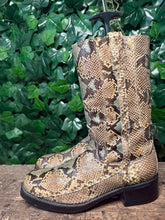 Afbeelding in Gallery-weergave laden, supergave stoere vintage python boots van Sendra maat 44