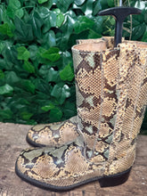 Afbeelding in Gallery-weergave laden, supergave stoere vintage python boots van Sendra maat 44