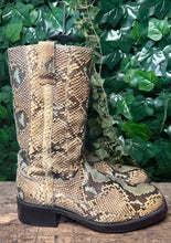 Afbeelding in Gallery-weergave laden, supergave stoere vintage python boots van Sendra maat 44