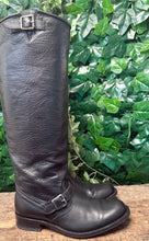 Afbeelding in Gallery-weergave laden, Bijna Nieuwe mooie hoge vintage laarzen van Sendra maat 40