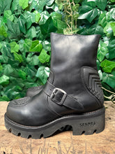 Afbeelding in Gallery-weergave laden, Nieuwe geweldig mooie vintage boots van Sendra maat 40