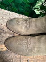 Afbeelding in Gallery-weergave laden, Bijna Nieuwe mooie laarzen van Sendra maat 37