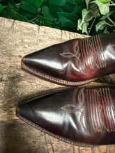 Afbeelding in Gallery-weergave laden, Bijna Nieuwe mooie vintage laarzen van Sendra maat 38