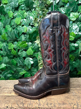 Afbeelding in Gallery-weergave laden, Bijna Nieuwe mooie vintage laarzen van Sendra maat 38