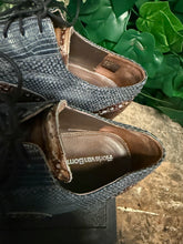 Afbeelding in Gallery-weergave laden, zo goed als nieuw veterschoen van Floris van Bommel maat 42
