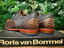 Afbeelding in Gallery-weergave laden, zo goed als nieuw veterschoen van Floris van Bommel maat 42