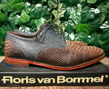 Afbeelding in Gallery-weergave laden, zo goed als nieuw veterschoen van Floris van Bommel maat 42