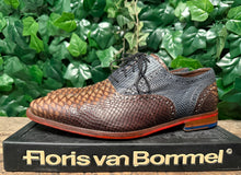 Afbeelding in Gallery-weergave laden, zo goed als nieuw veterschoen van Floris van Bommel maat 42