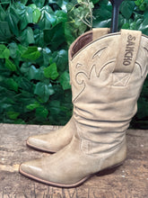 Afbeelding in Gallery-weergave laden, zo goed als nieuw mooie laarzen van Sancho maat 37