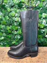 Afbeelding in Gallery-weergave laden, Nieuwe mooie hoge vintage laarzen van Sendra maat 42