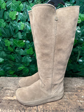 Afbeelding in Gallery-weergave laden, Nieuwe geweldig comfortabele laars van fitflop maat 40