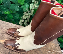 Afbeelding in Gallery-weergave laden, Bijna Nieuwe mooie laarzen van Sancho maat 38